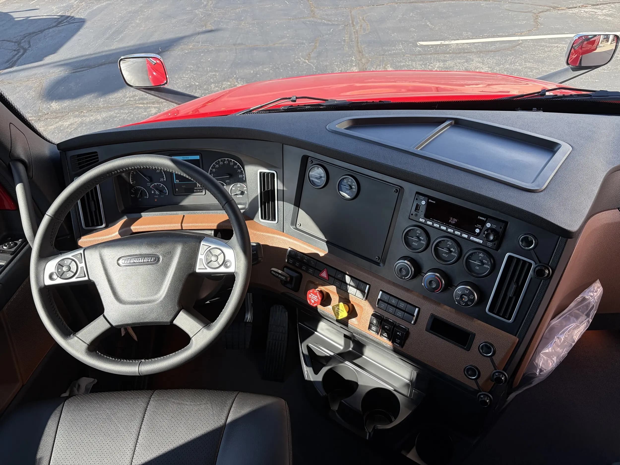 2026 Freightliner Cascadia — photo 10