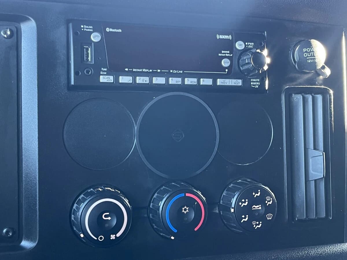 2023 Freightliner Cascadia — photo 20