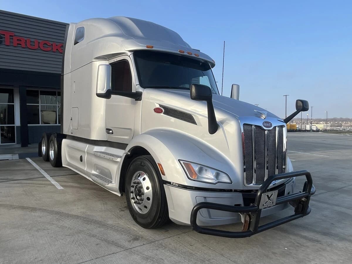 2023 Peterbilt 579 — photo 12