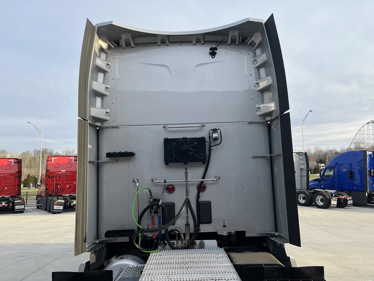 2023 Peterbilt 579 — photo 5