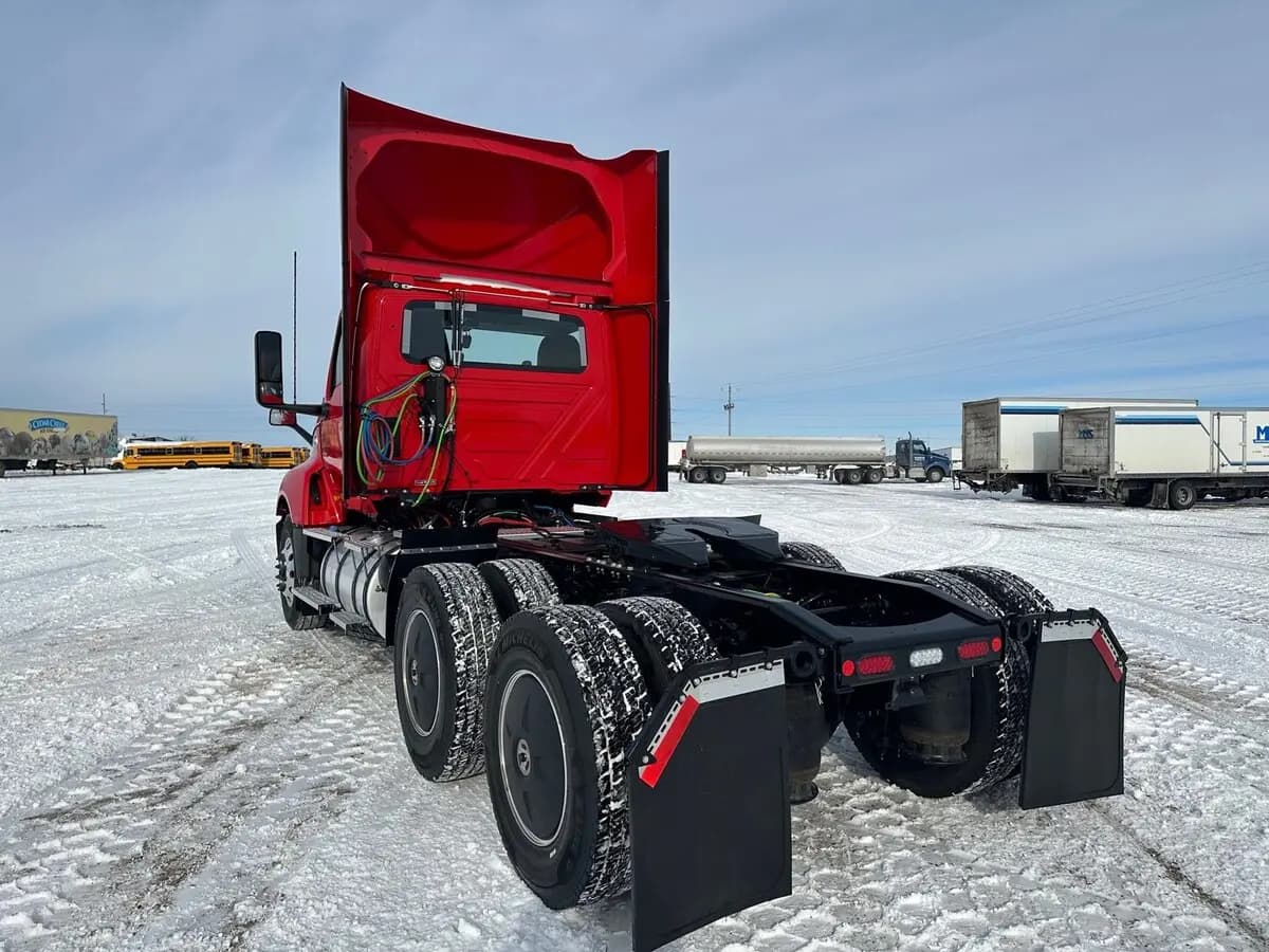 2026 International LT — photo 4