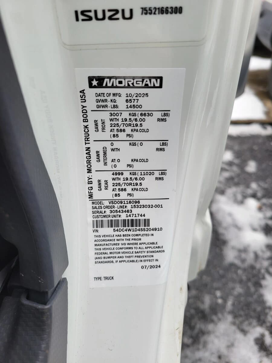 2025 Isuzu NPR — photo 10