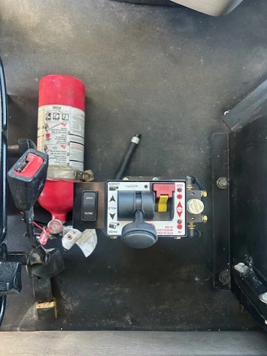 2021 Freightliner 122SD — photo 19