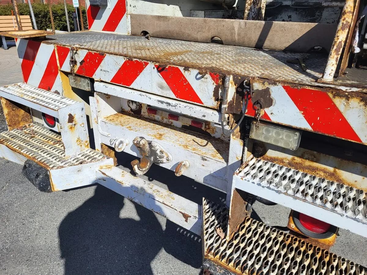 2010 International 4300 — photo 48