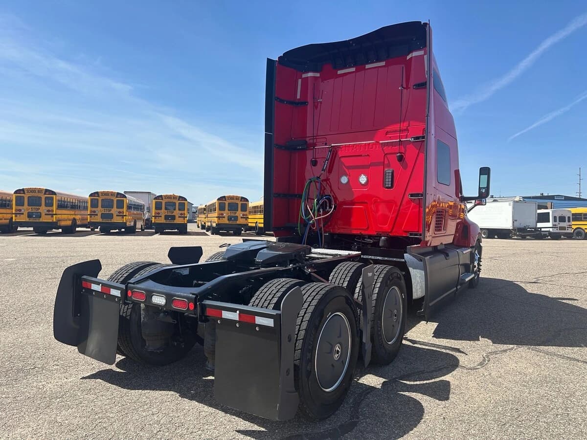 2026 International LT — photo 3