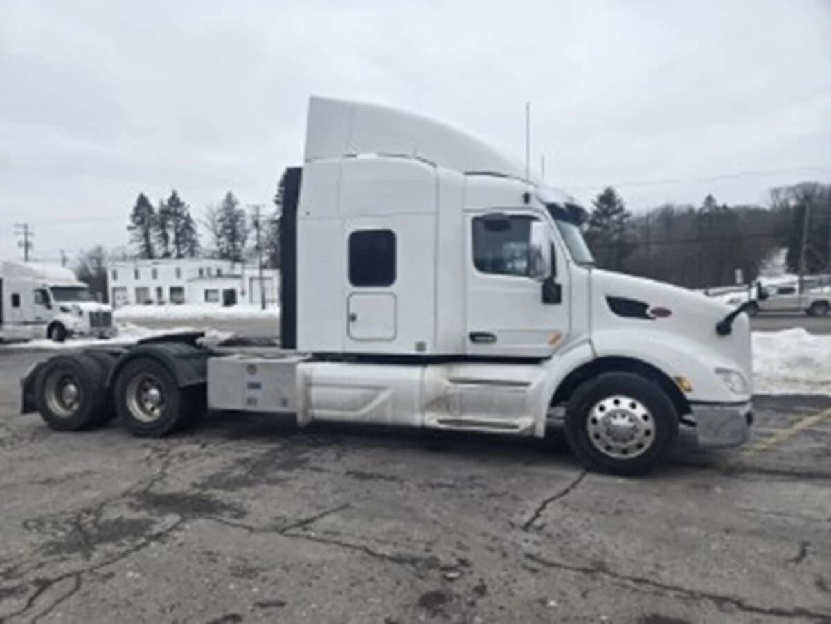 2020 Peterbilt 579 — photo 2