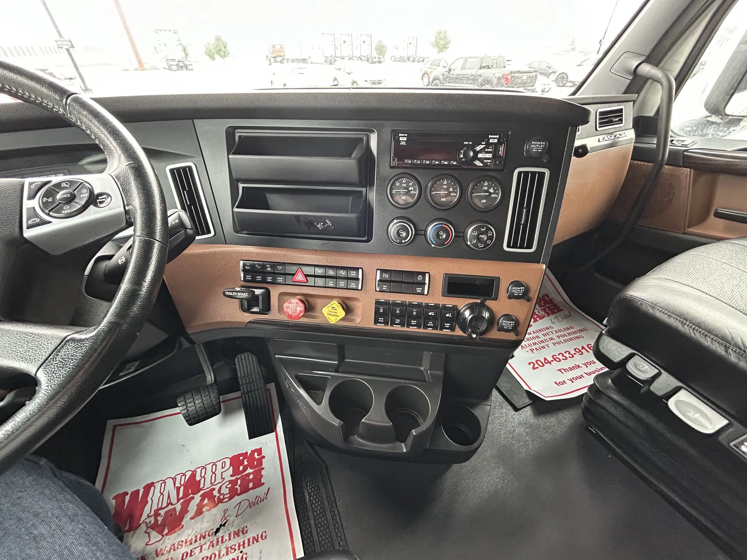 2021 Freightliner Cascadia — photo 10