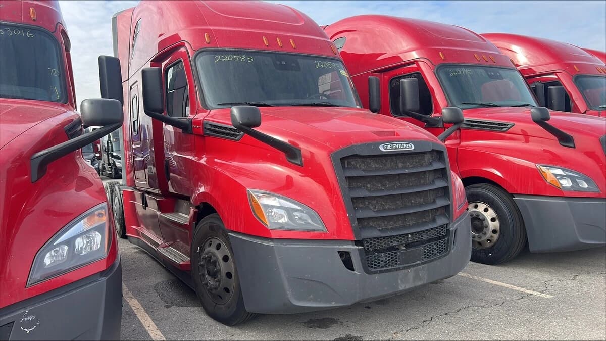 2022 Freightliner Cascadia — photo 6