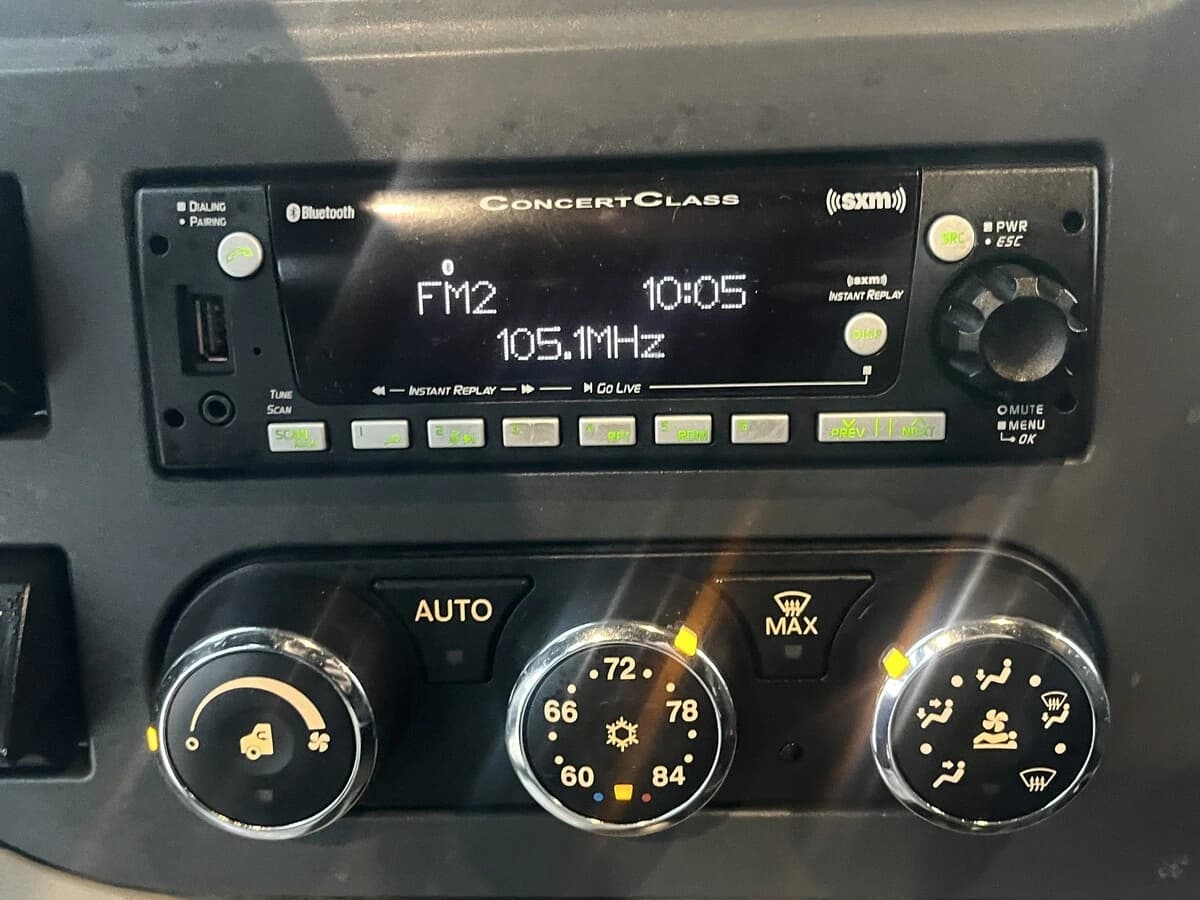 2023 Peterbilt 579 — photo 22