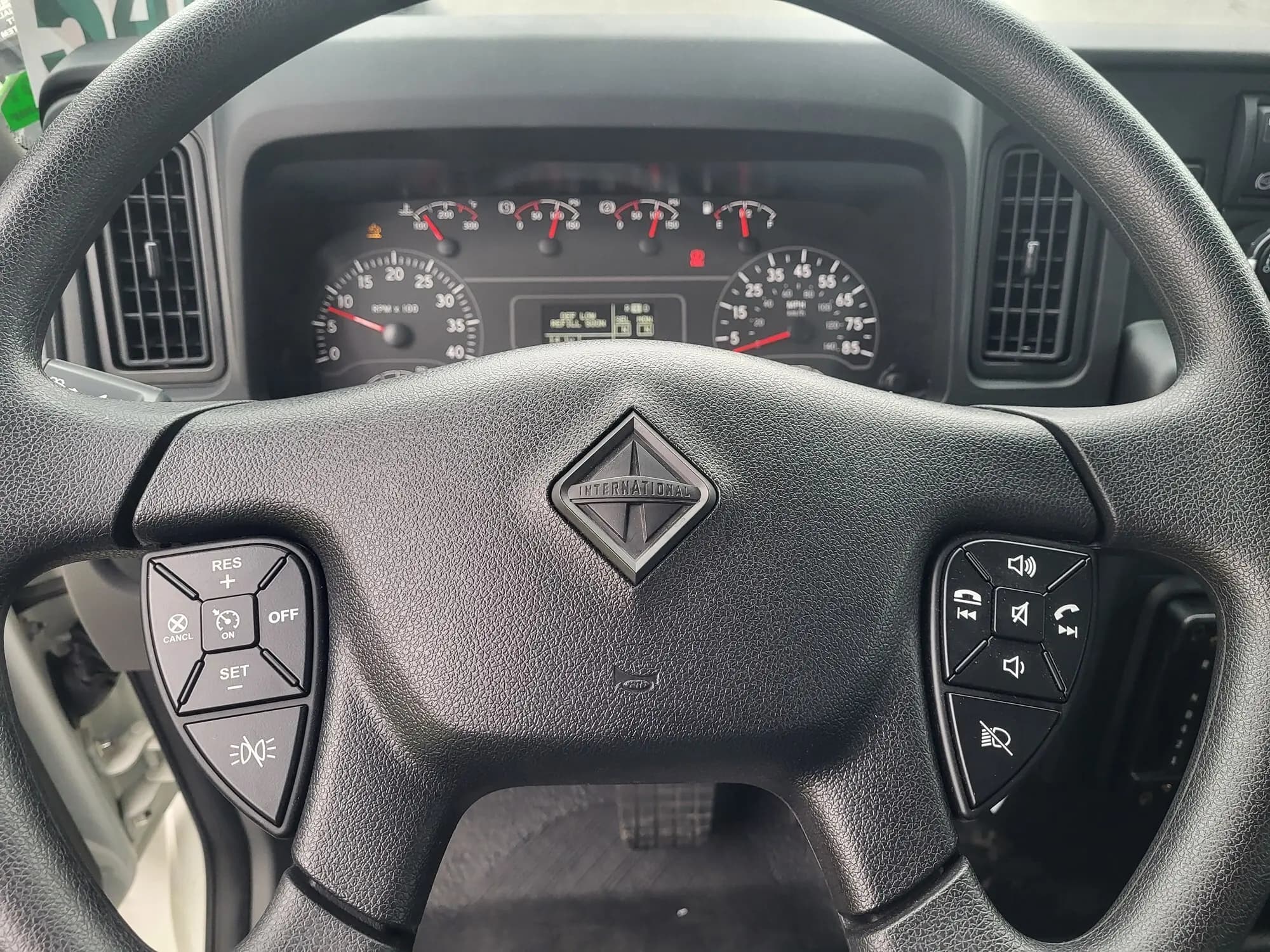 2025 International MV — photo 21