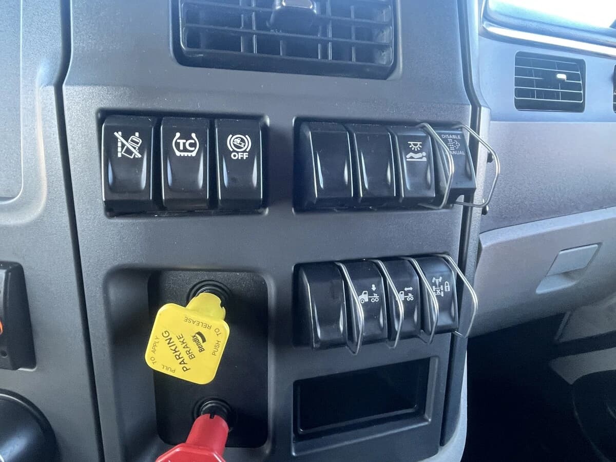 2023 Peterbilt 579 — photo 20