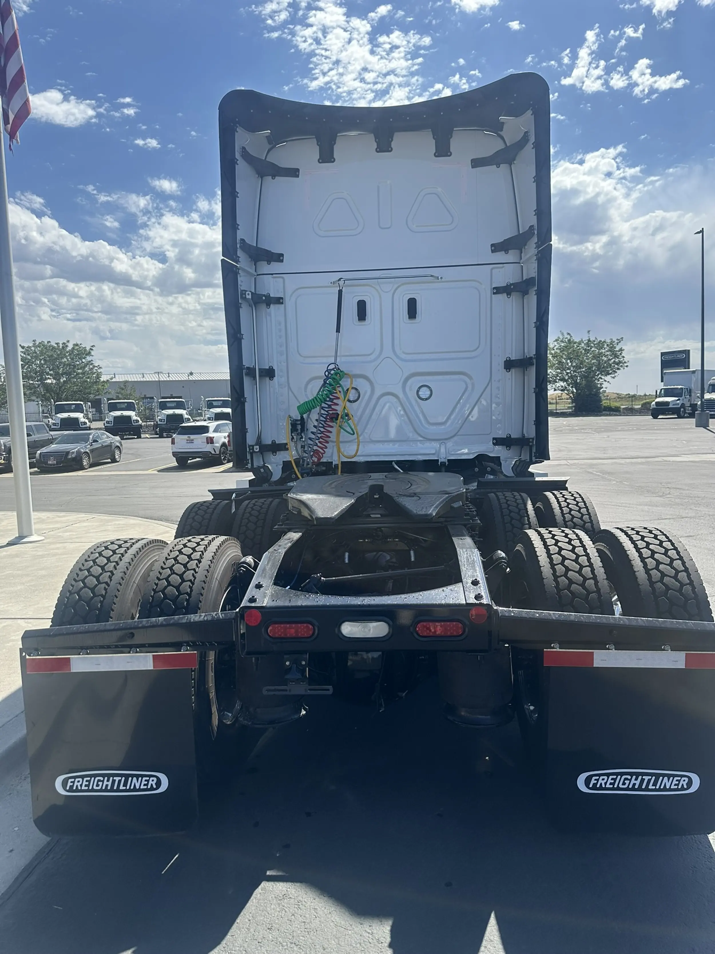 2026 Freightliner Cascadia — photo 6