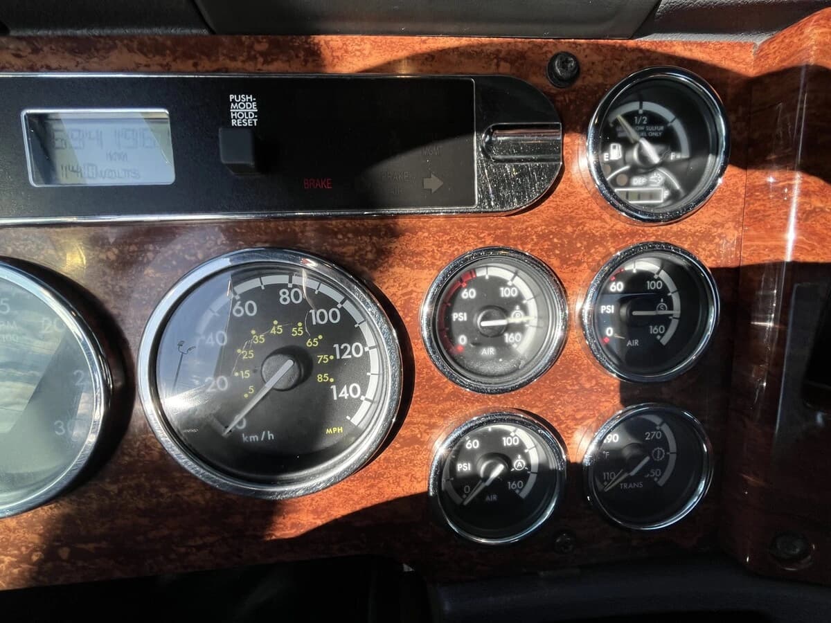 2012 Freightliner Cascadia — photo 31