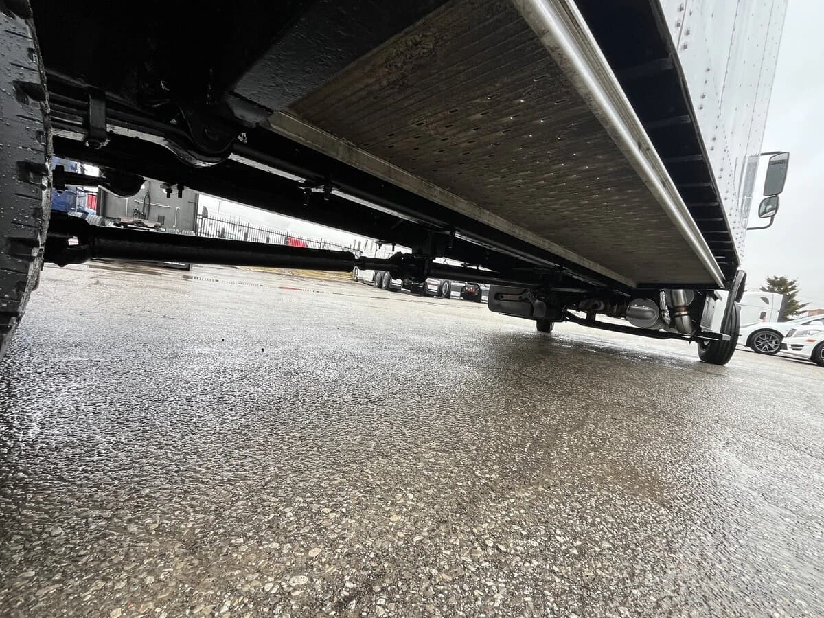 2017 Freightliner M2 106 — photo 8