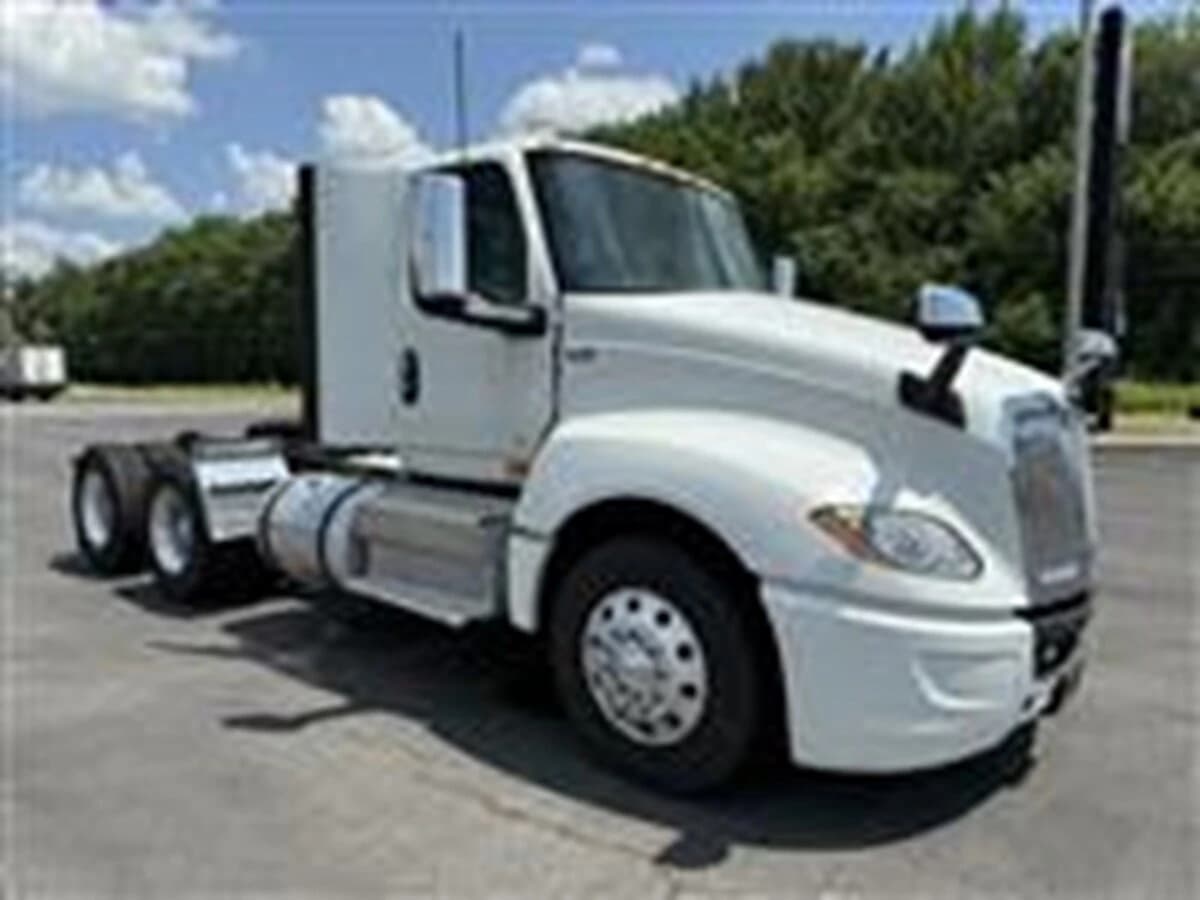 2019 International LT — photo 7