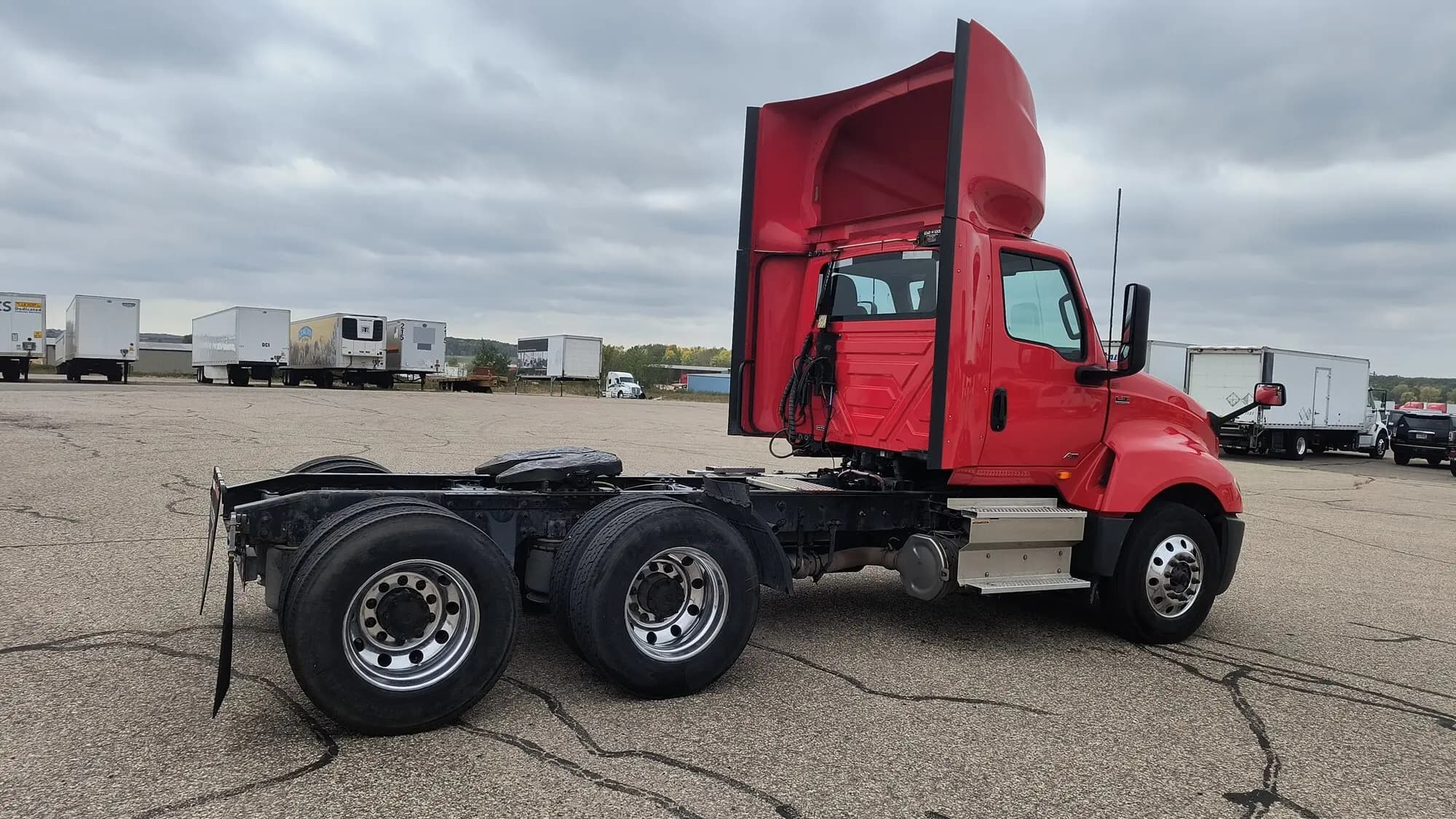 2020 International LT — photo 4