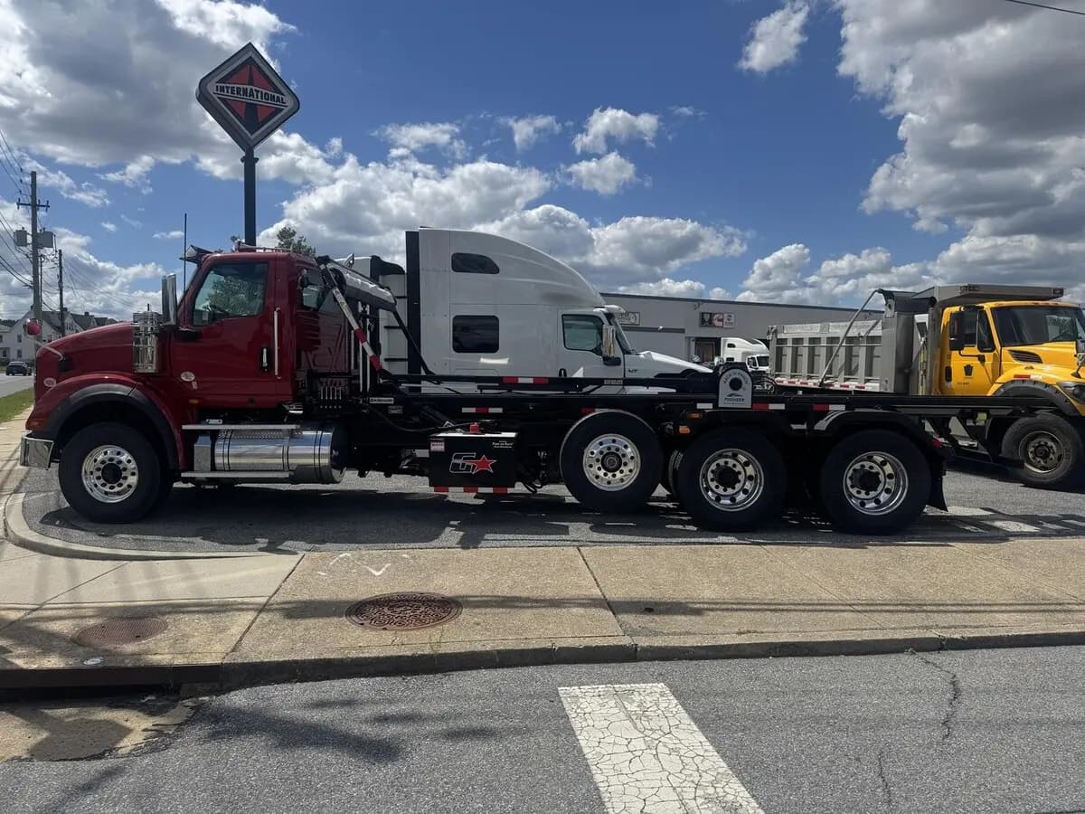 2026 International HX — photo 4