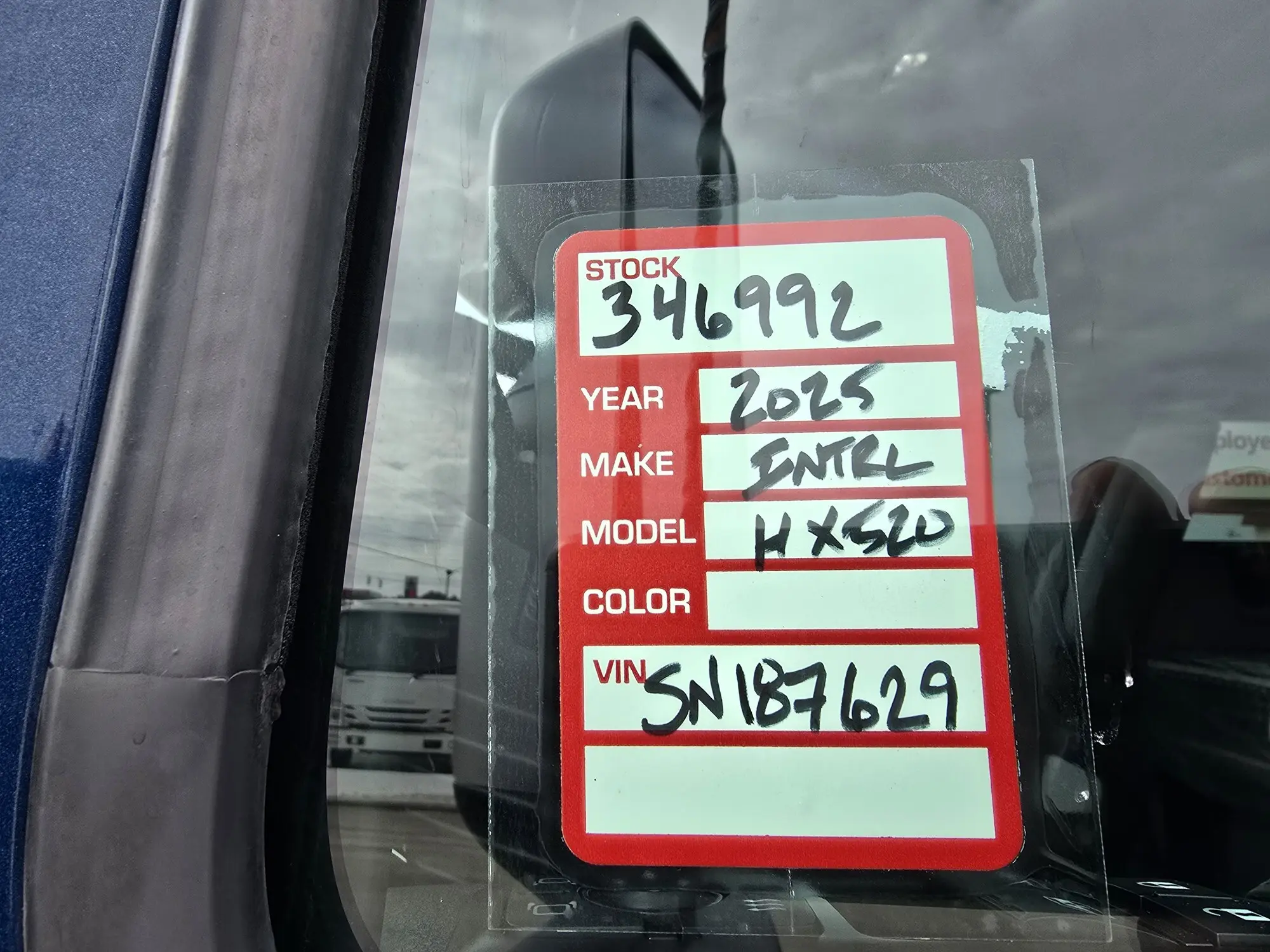 2025 International HX — photo 5