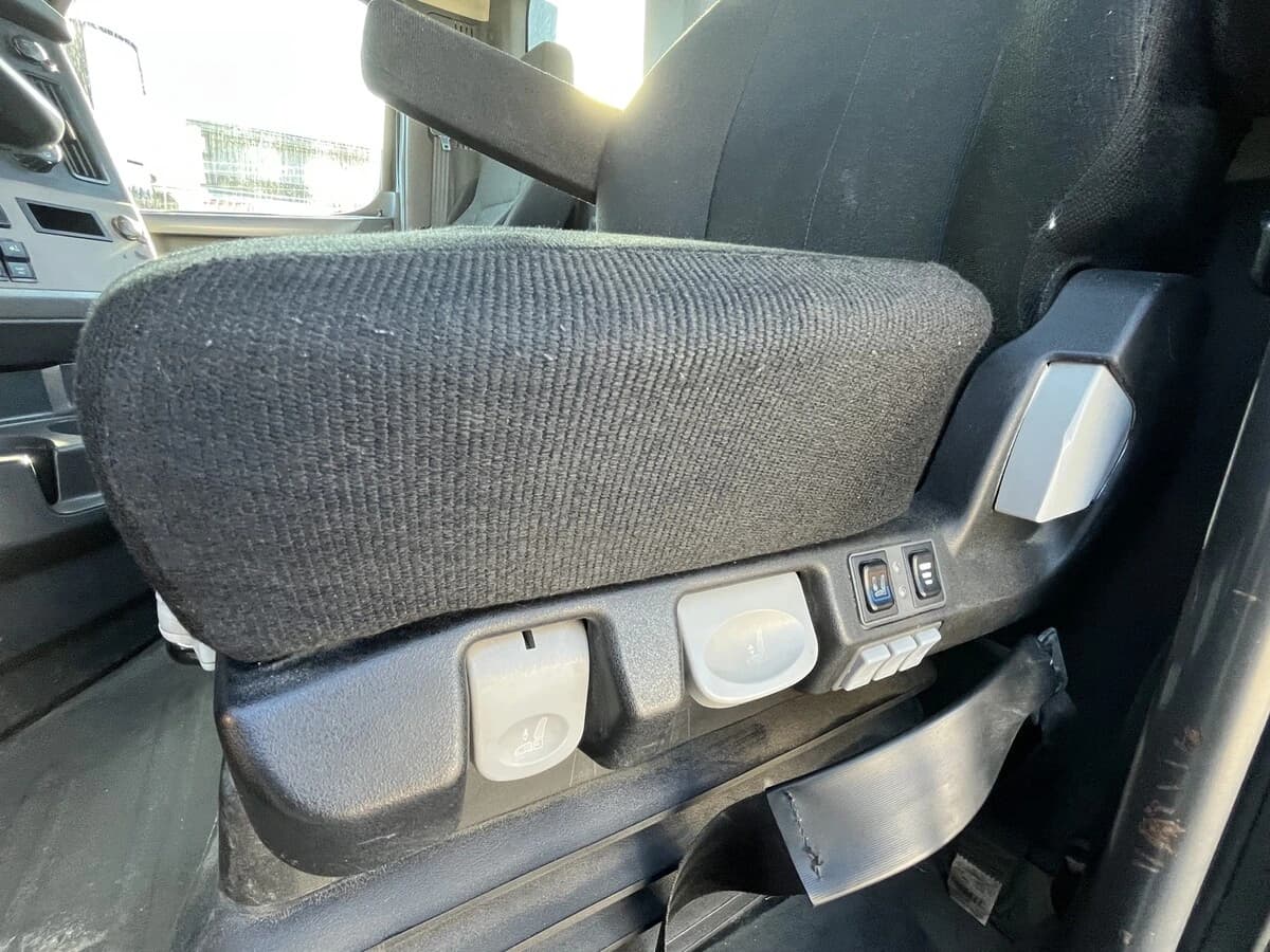 2019 Freightliner Cascadia — photo 3