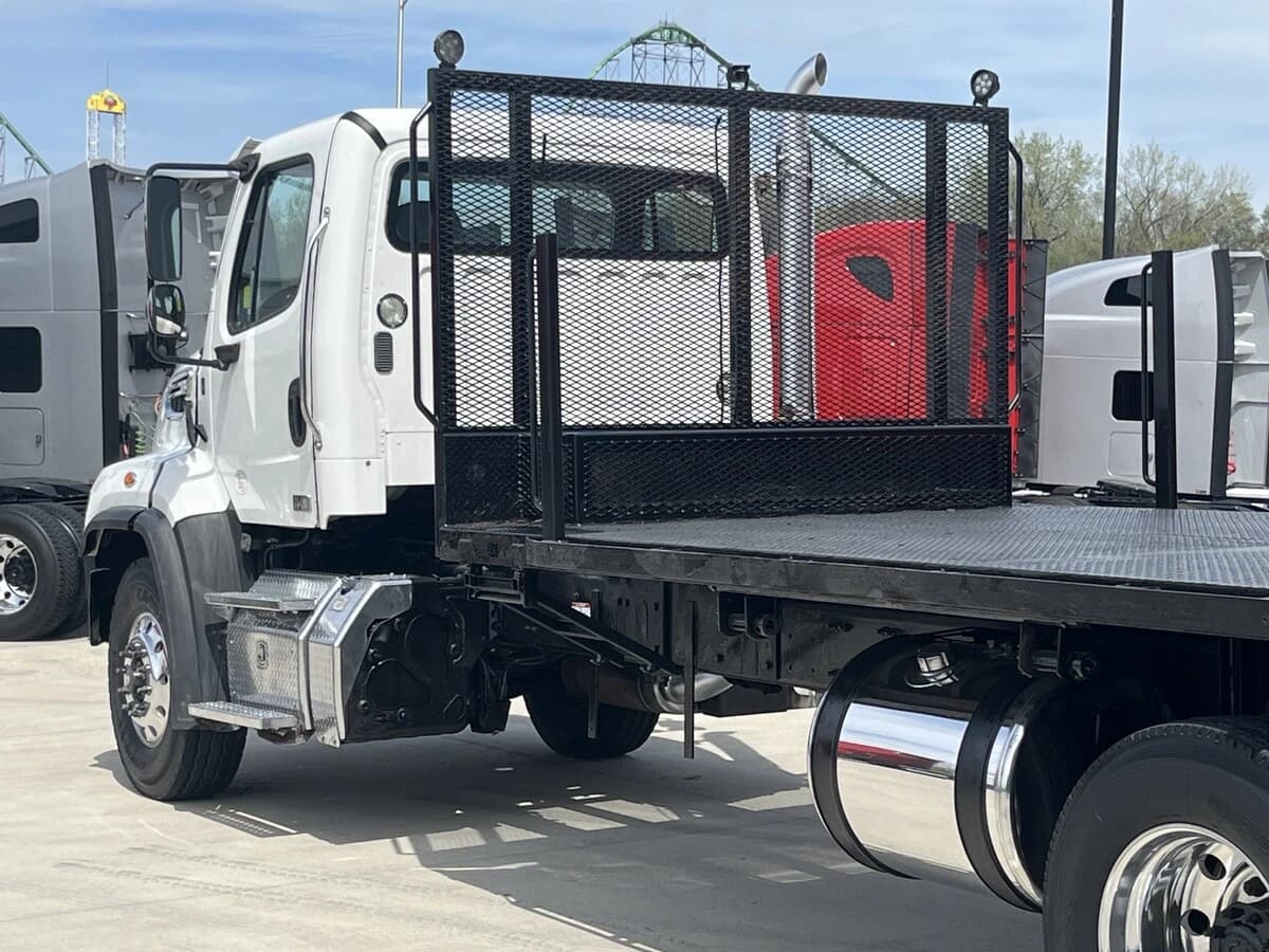 2017 Freightliner 114SD — photo 5