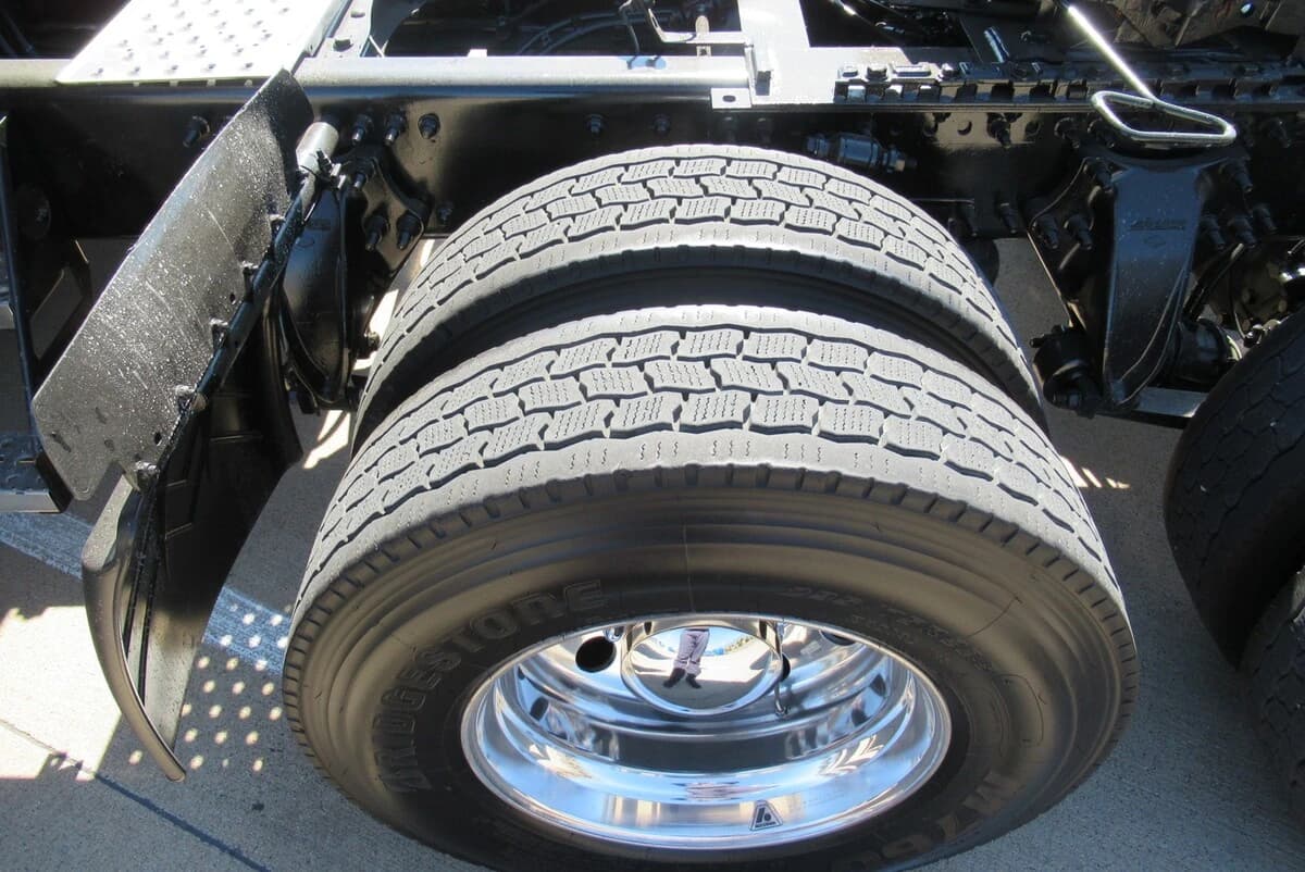 2025 Freightliner Cascadia — photo 10