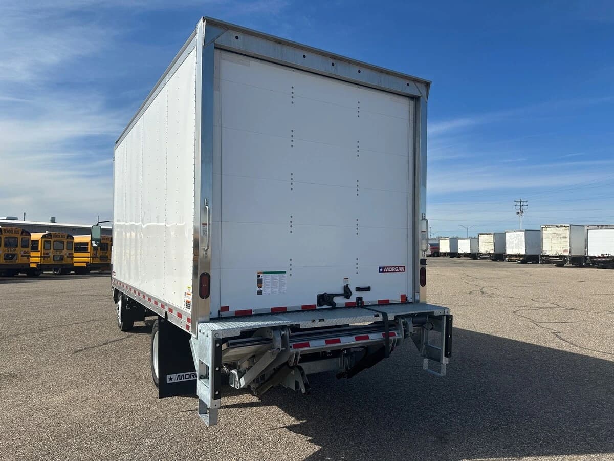 2026 Isuzu NPR — photo 3