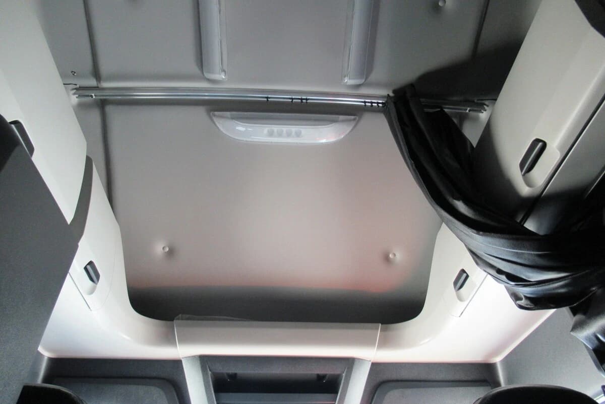 2025 Freightliner Cascadia — photo 29