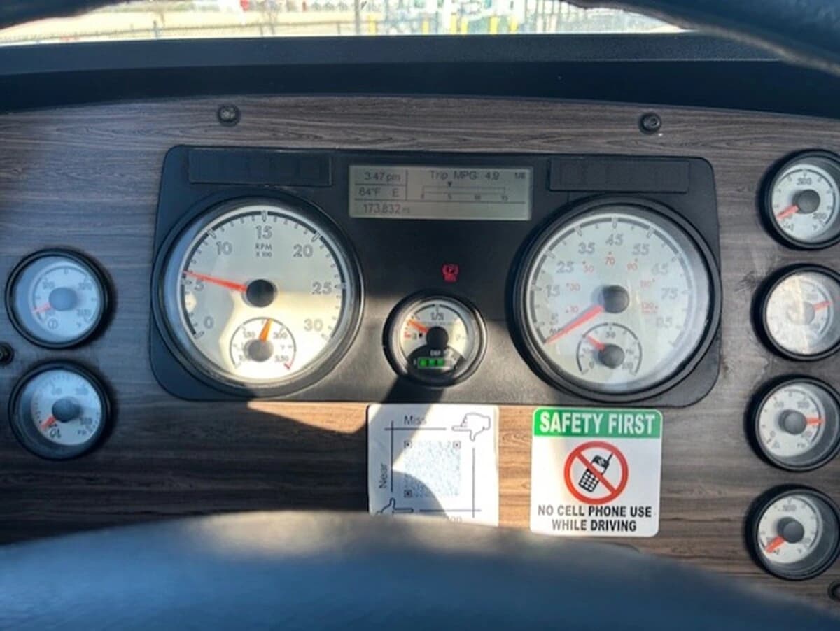 2021 Freightliner 122SD — photo 11