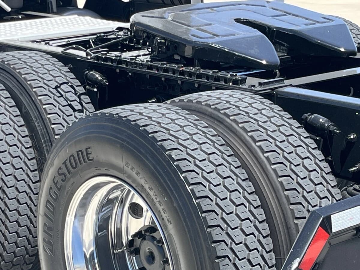 2025 Freightliner Cascadia — photo 4