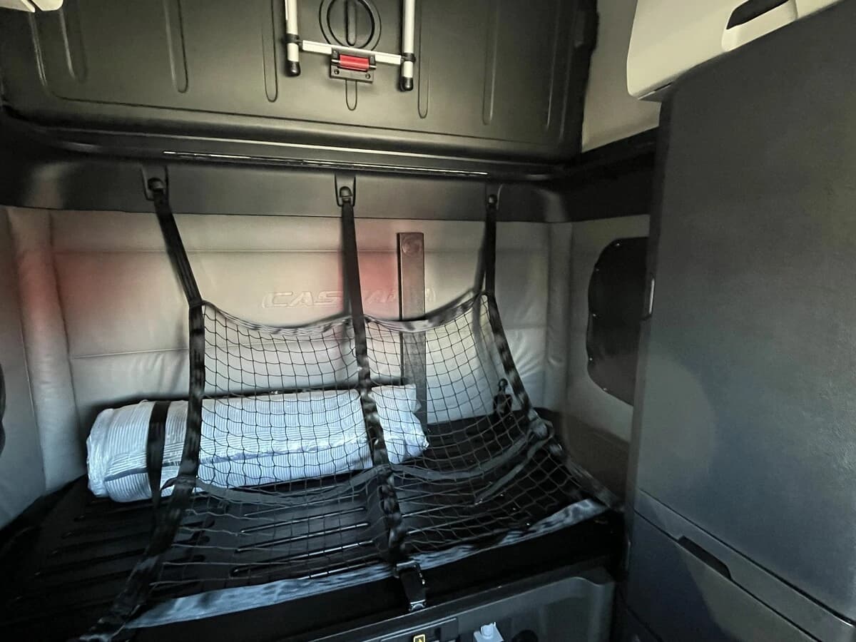 2022 Freightliner Cascadia — photo 34