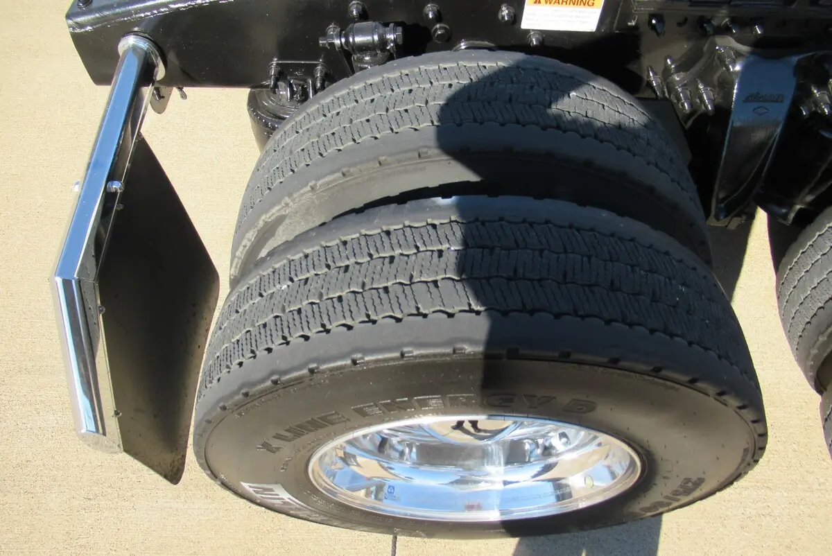 2025 Freightliner Cascadia — photo 15