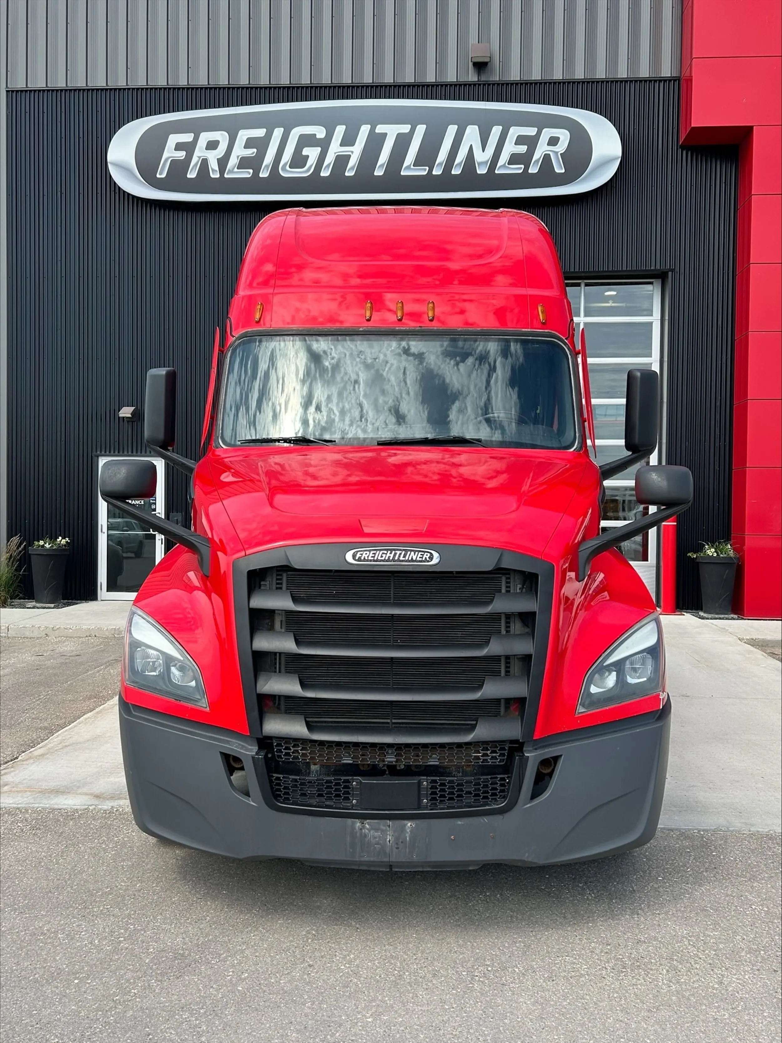 2020 Freightliner Cascadia — photo 2
