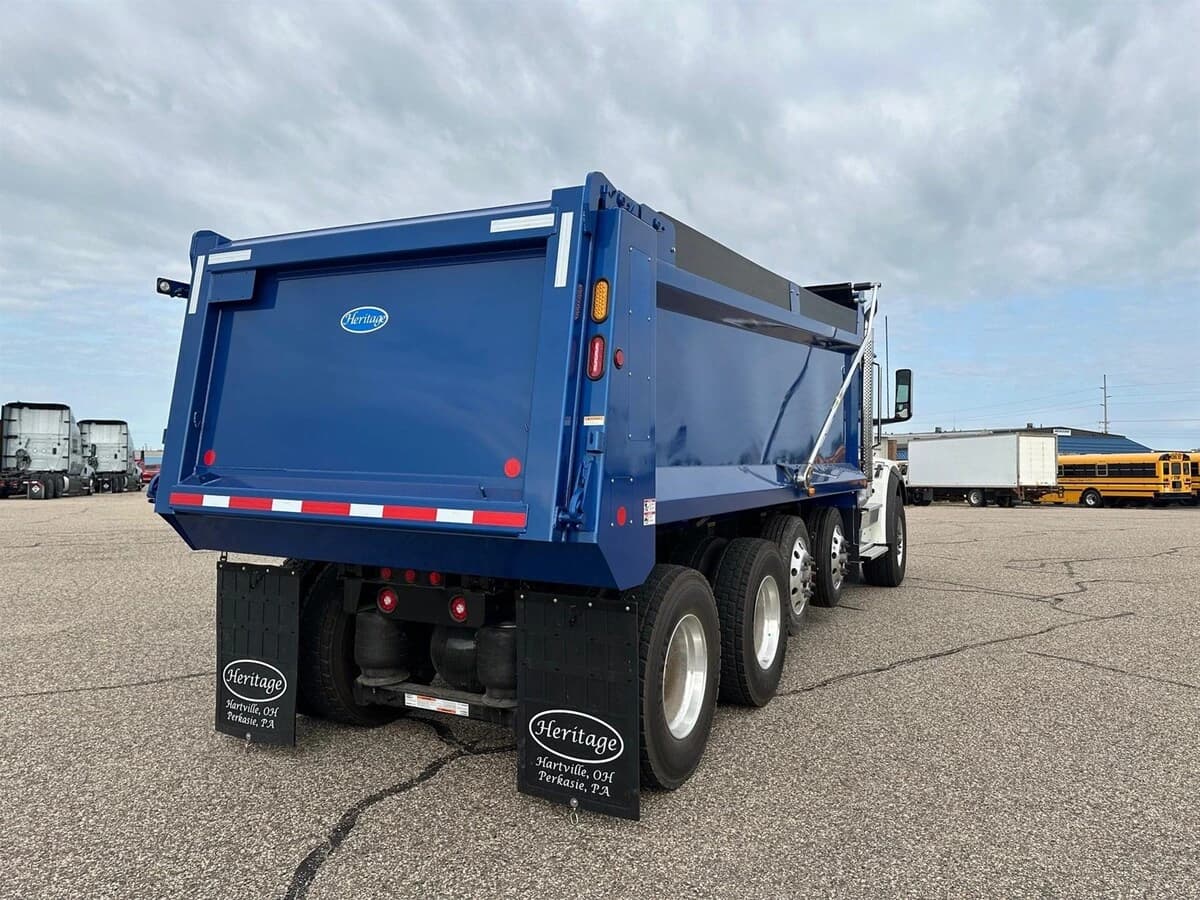 2026 International HX — photo 4