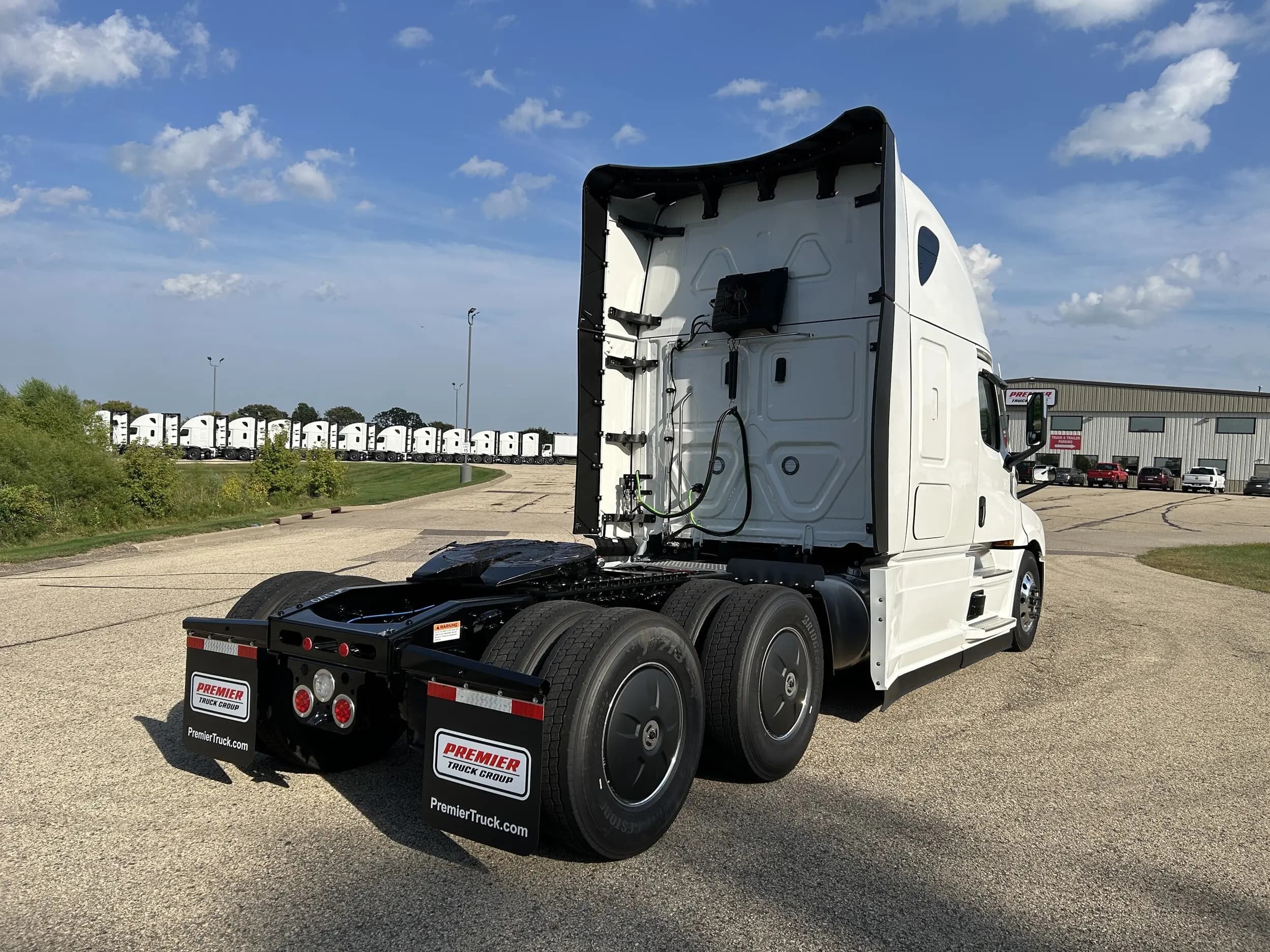 2026 Freightliner Cascadia — photo 5