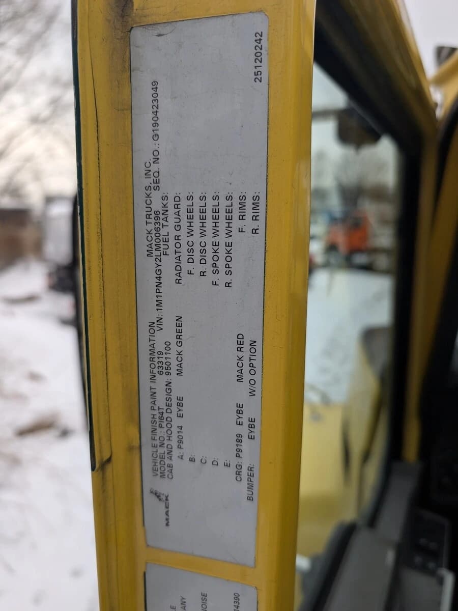 2020 Mack Pinnacle — photo 22