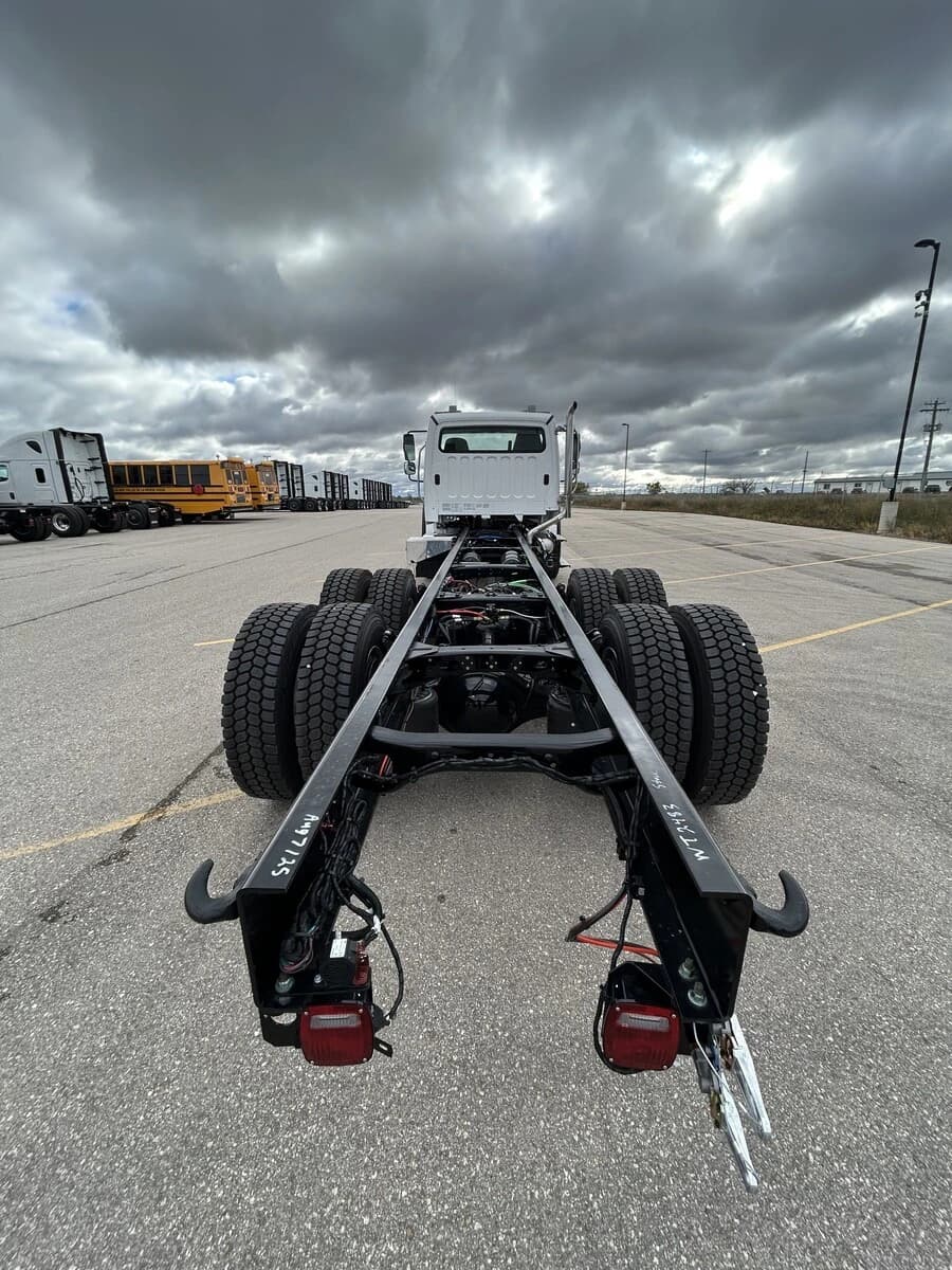 2026 Freightliner M2 106 — photo 7