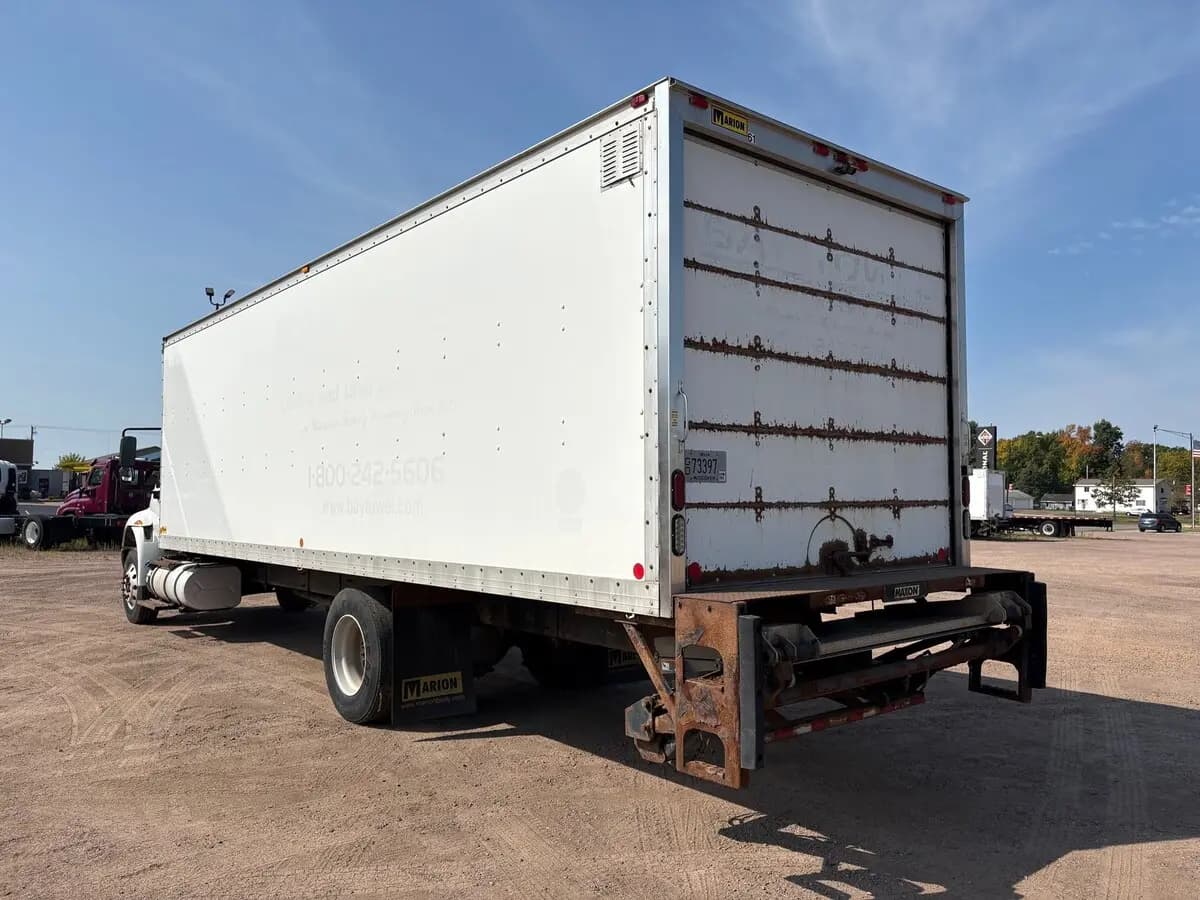 2017 International 4300 — photo 3