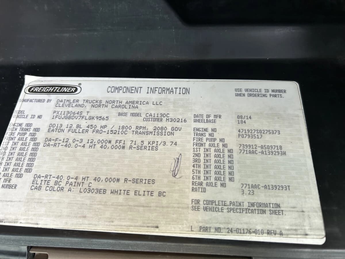 2015 Freightliner Cascadia — photo 23