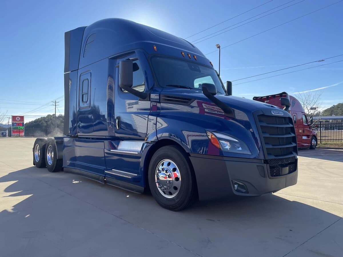 2023 Freightliner Cascadia — photo 3