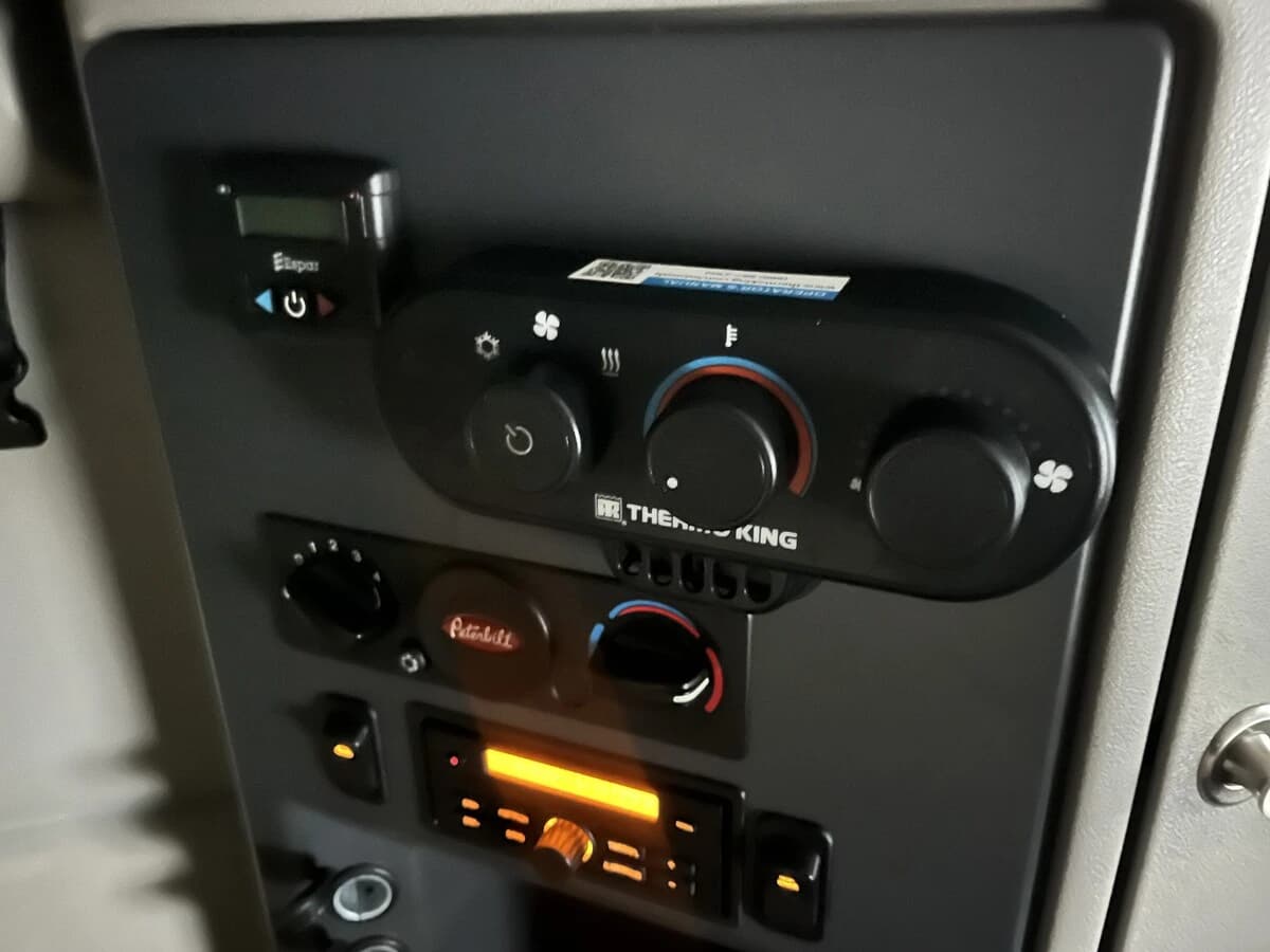 2023 Peterbilt 579 — photo 25