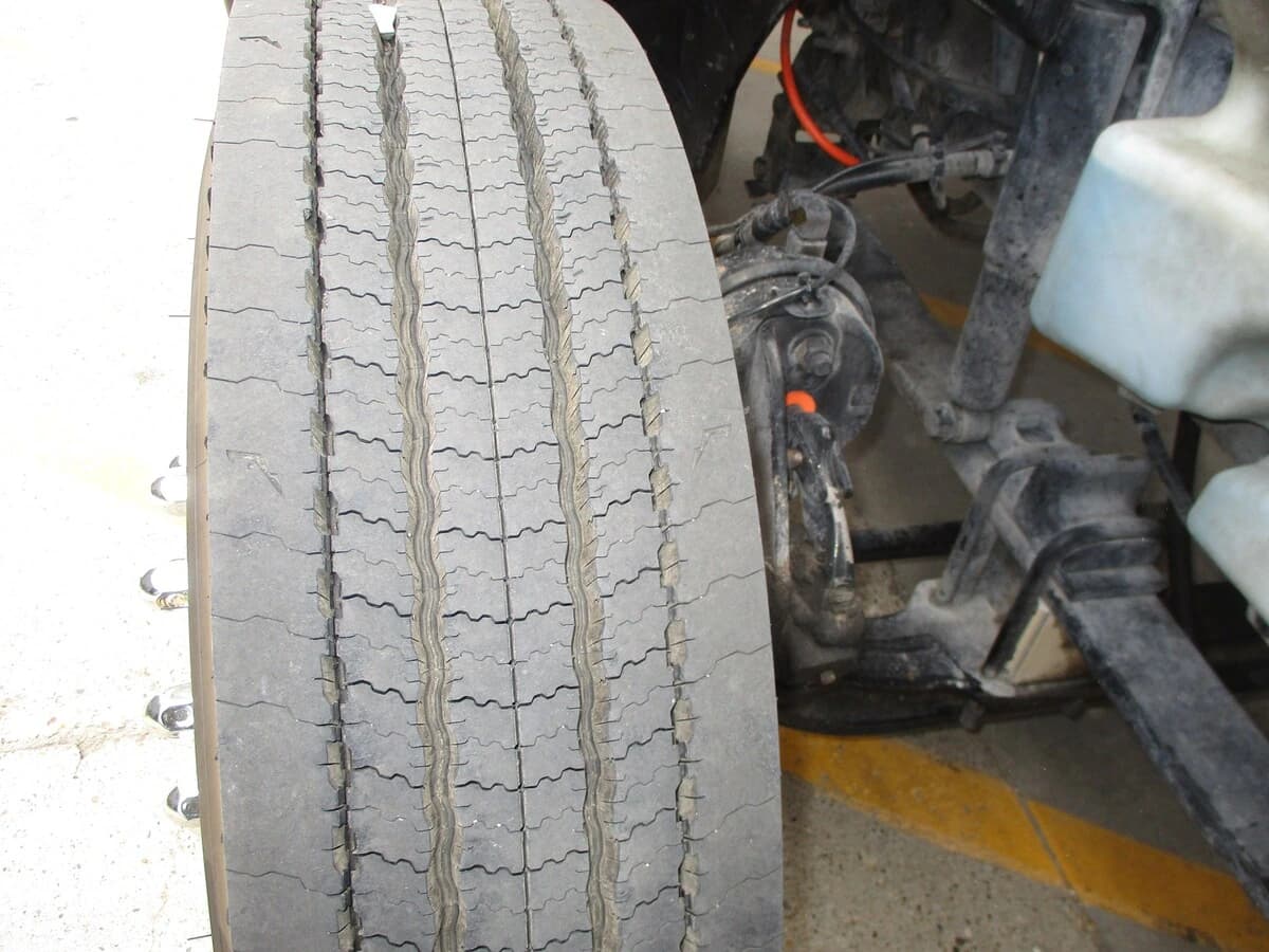 2019 International LT — photo 7