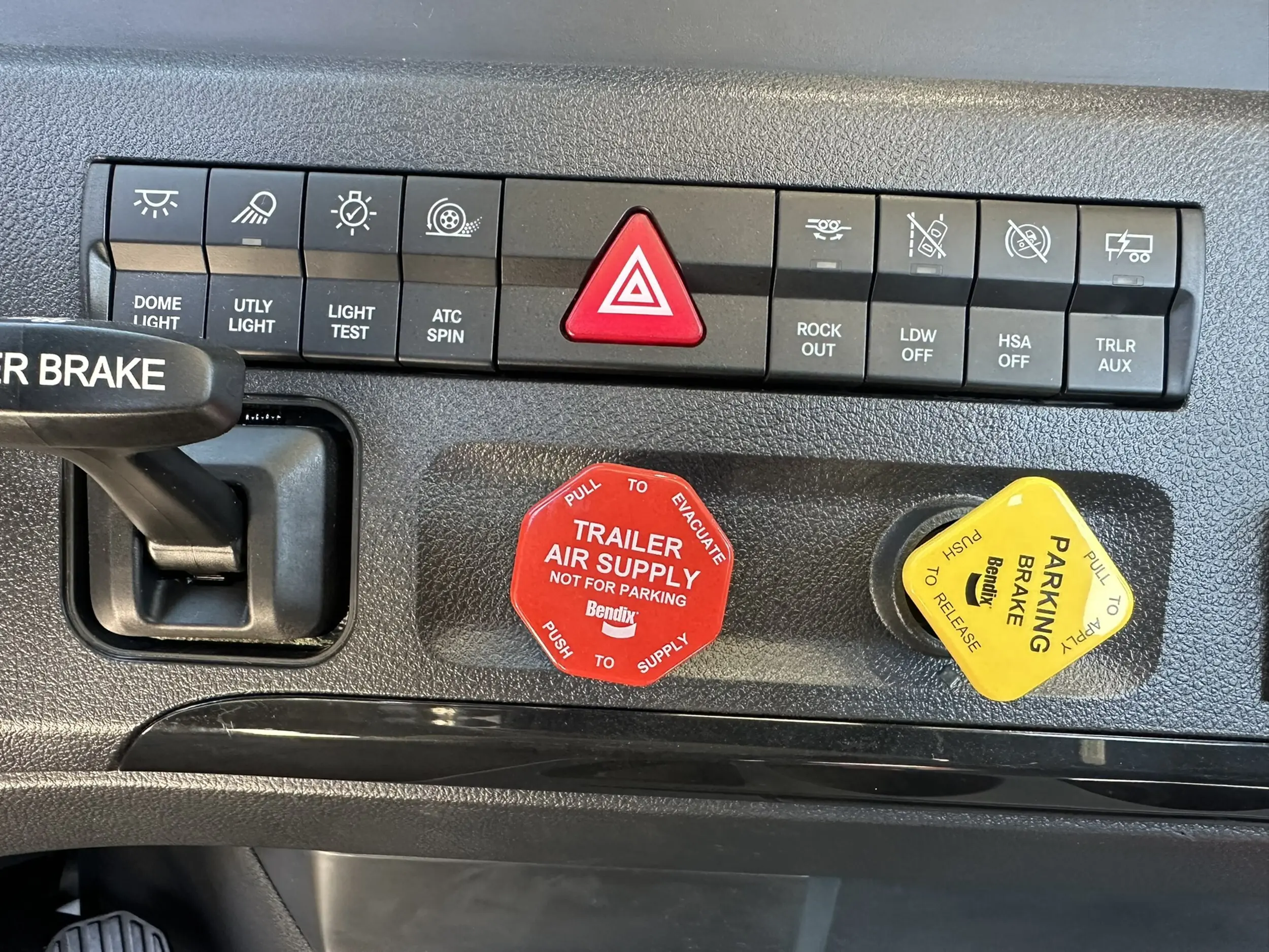 2026 Freightliner Cascadia — photo 11