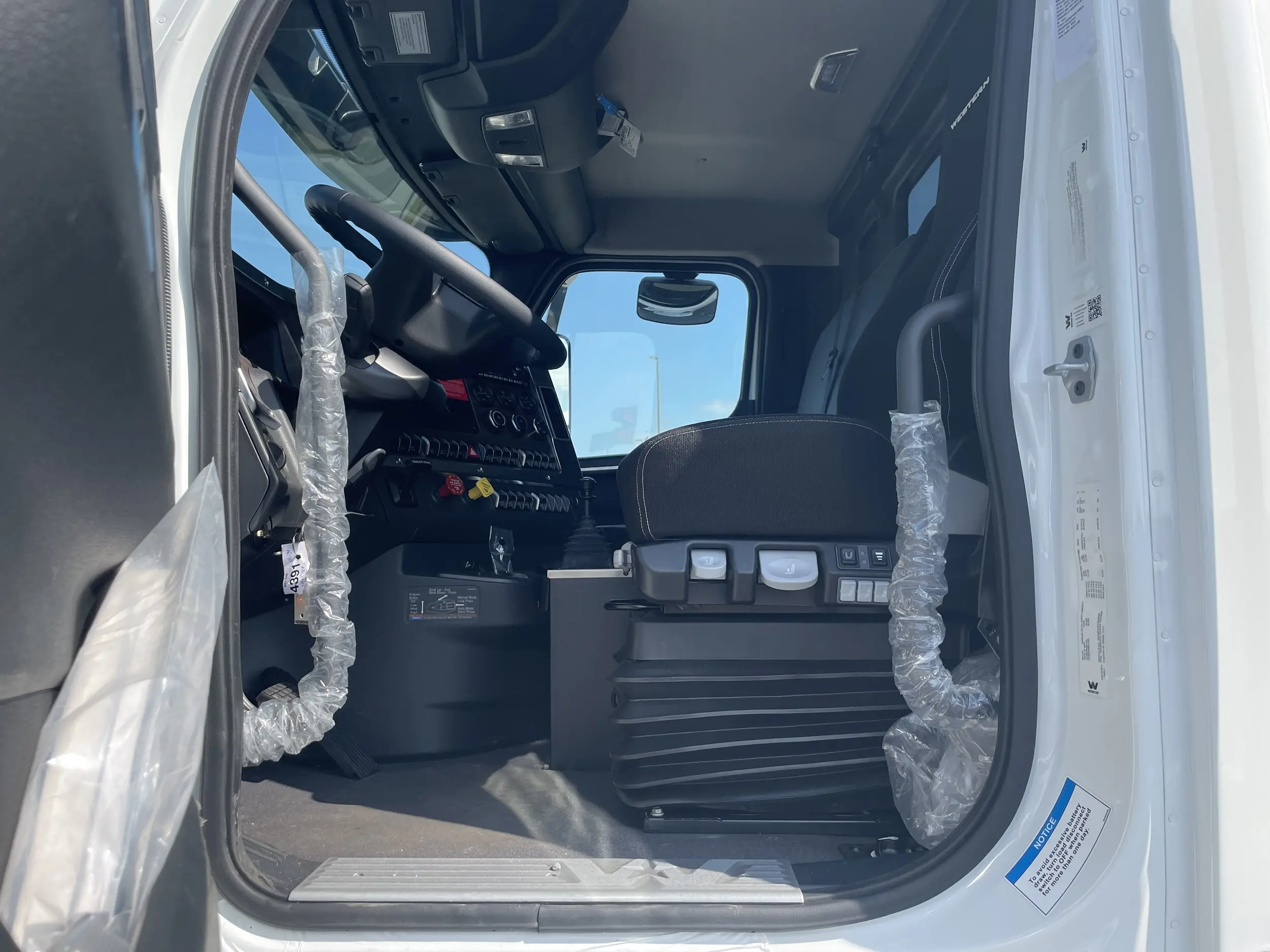 2026 Western Star 47X — photo 16