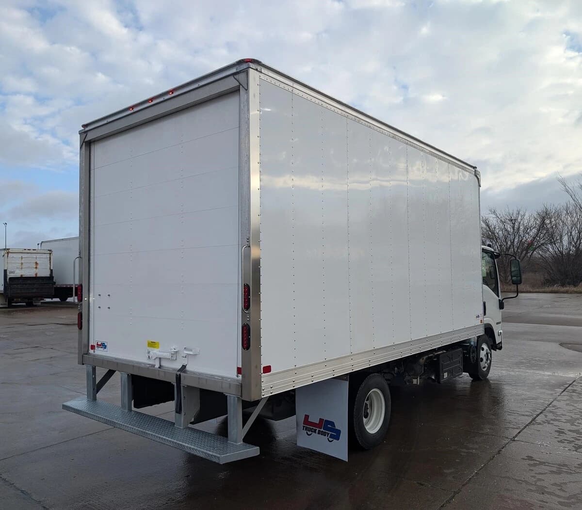 2025 Isuzu NPR — photo 4