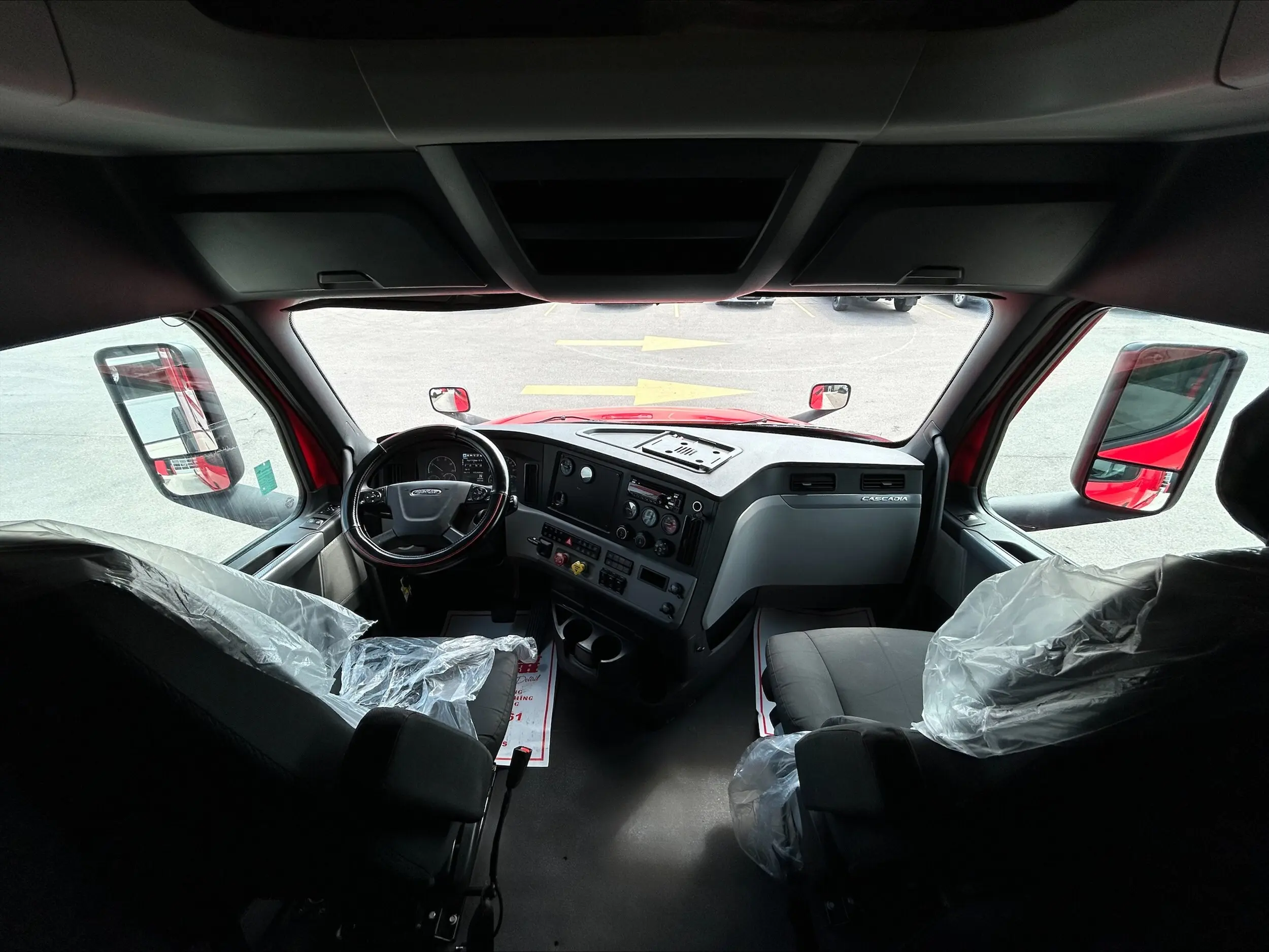 2020 Freightliner Cascadia — photo 7