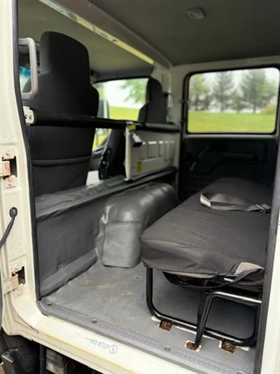 2019 Isuzu NPR — photo 7