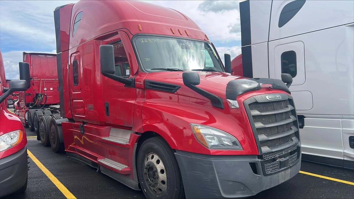2022 Freightliner Cascadia — photo 4