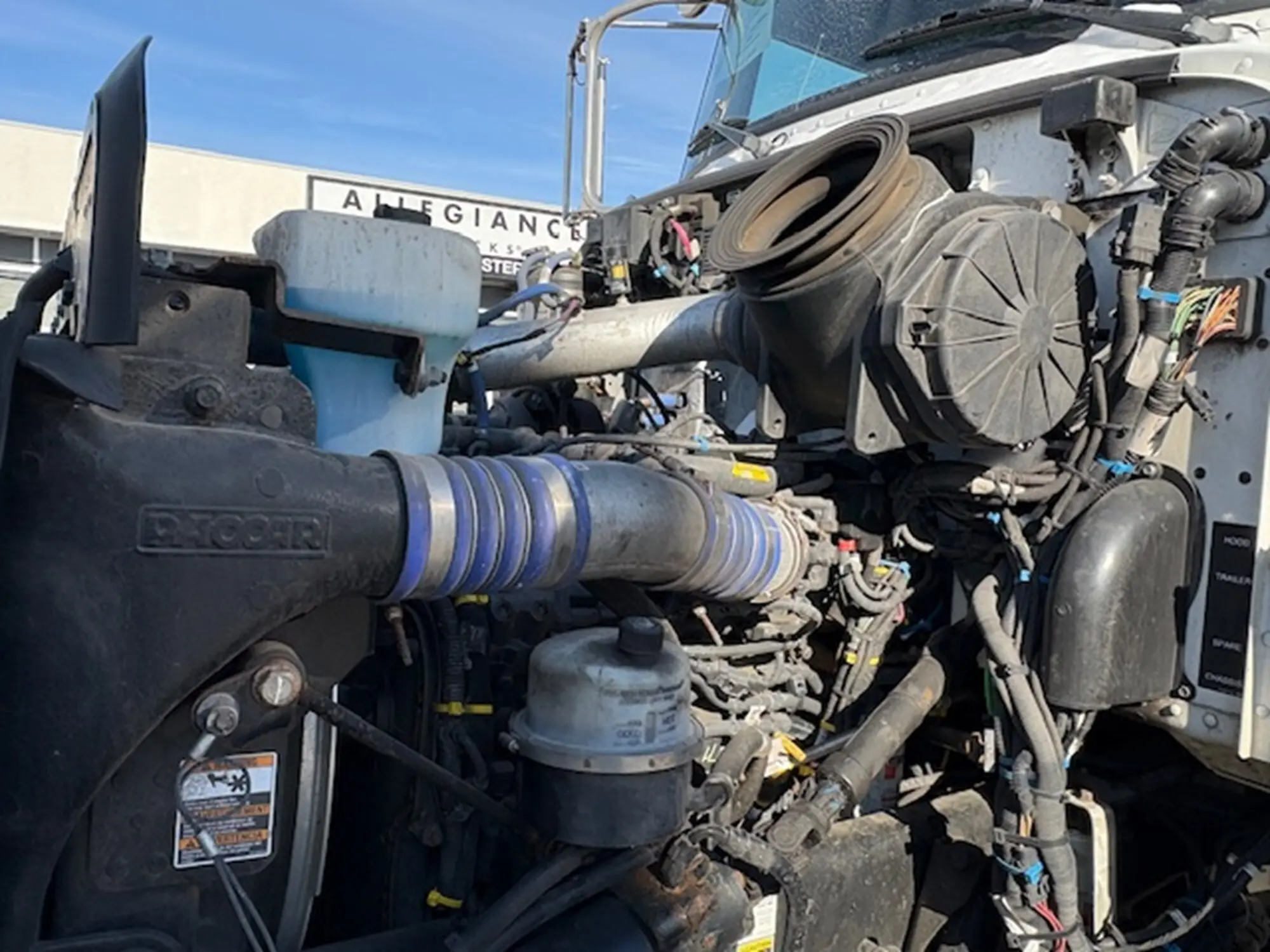 2022 Peterbilt 348 — photo 27