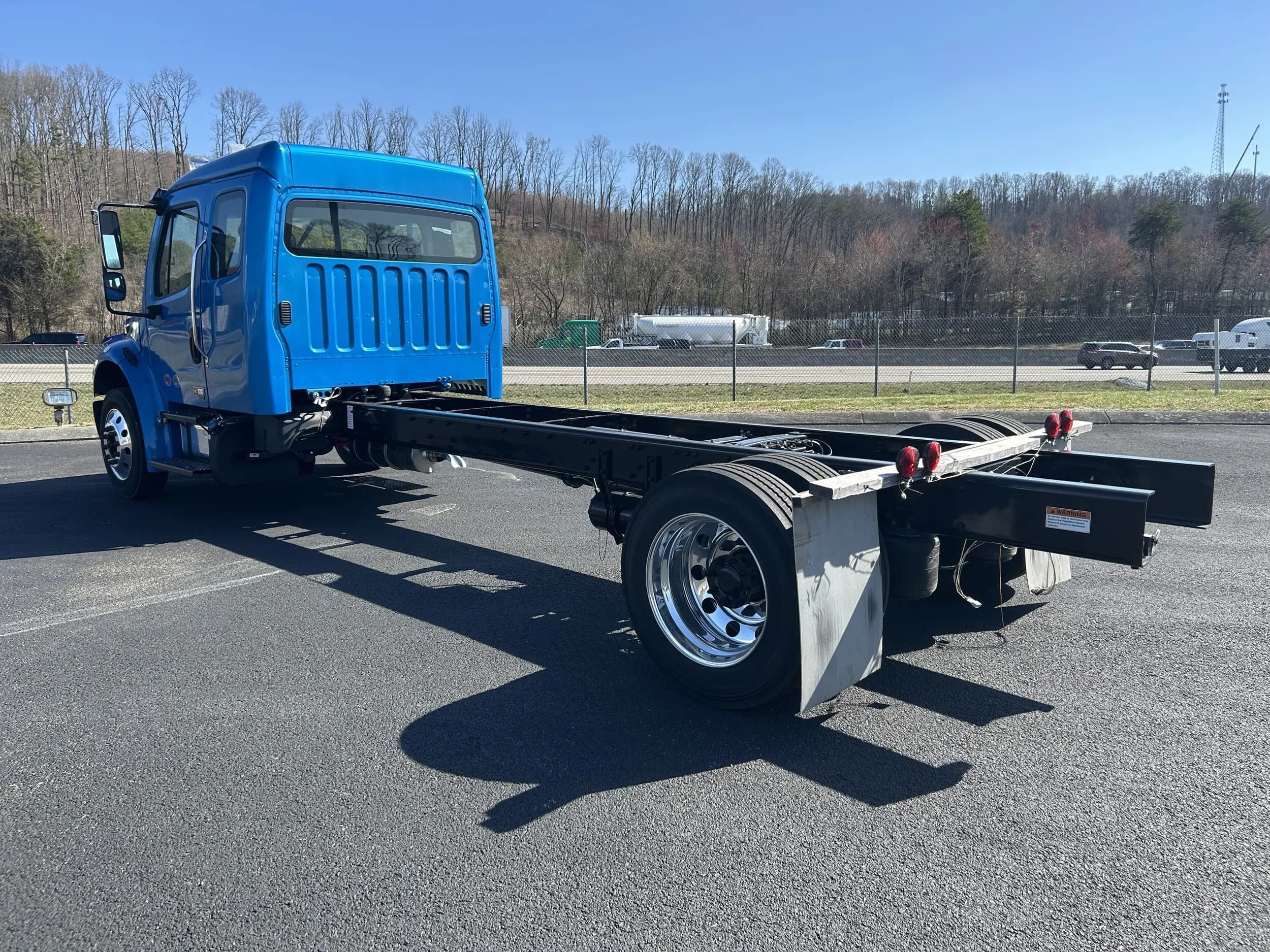 2025 Freightliner M2 106 — photo 3