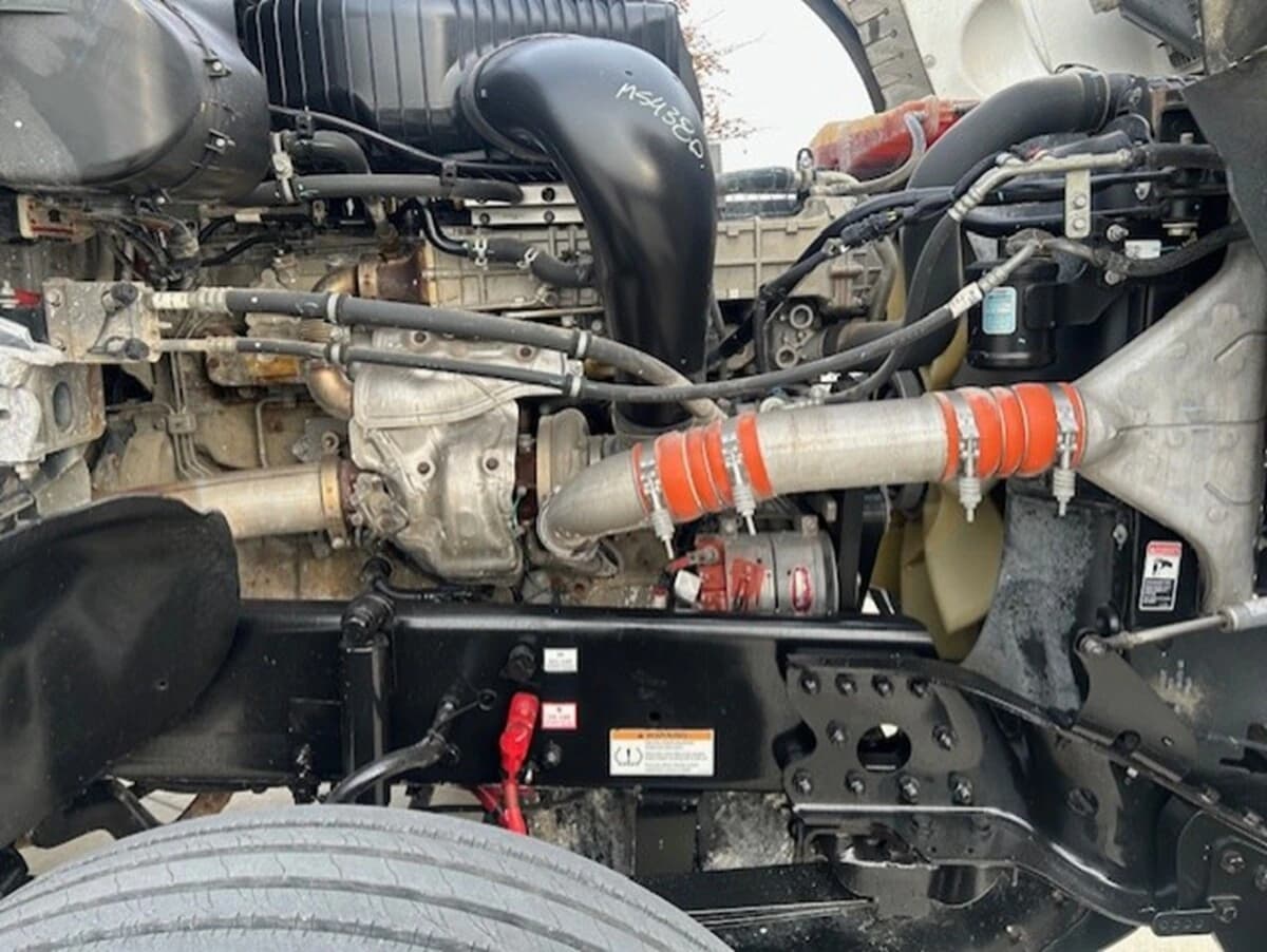 2021 Freightliner 122SD — photo 12